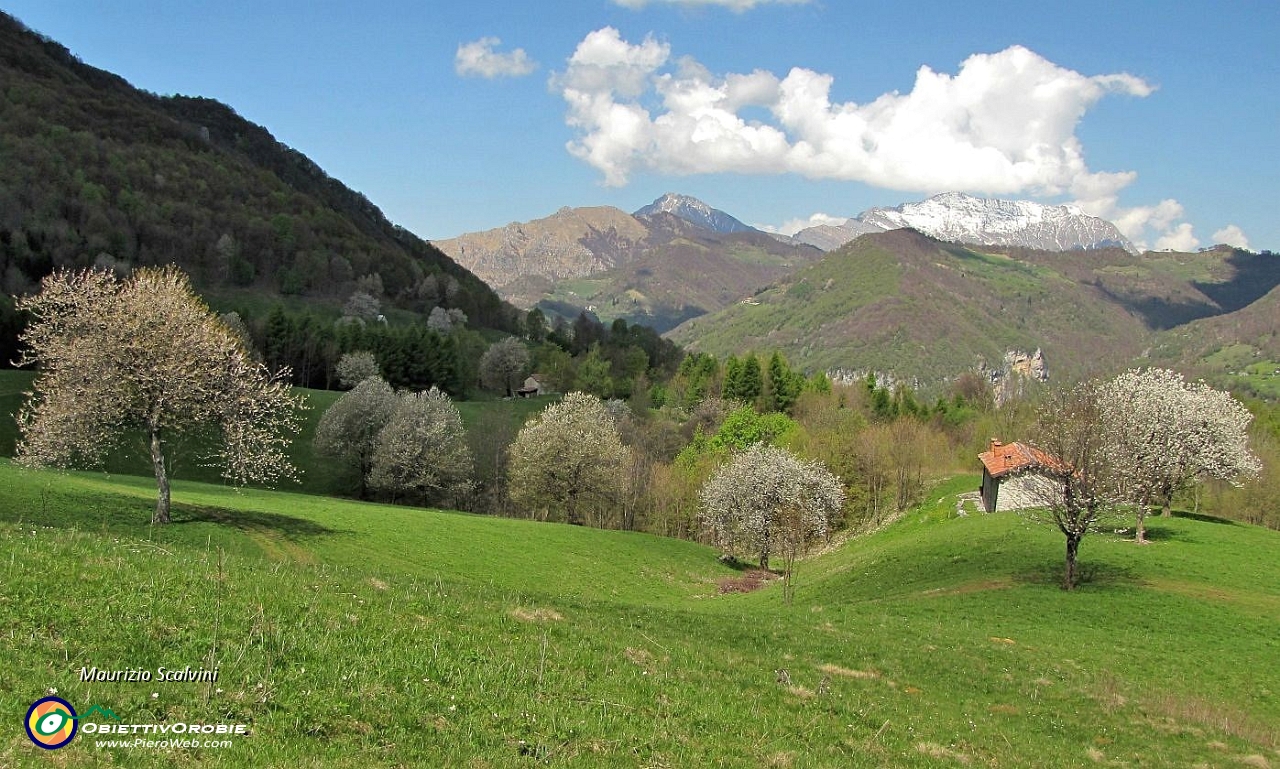 19 Baita con vista Grigne....JPG